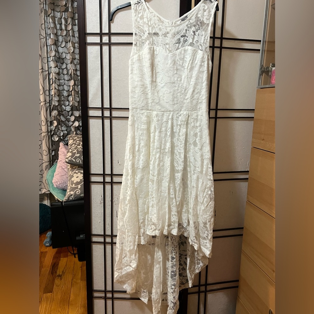 White lace dress
